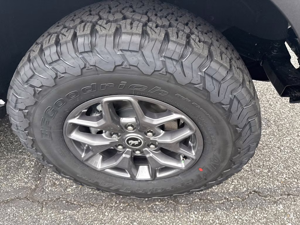 2025 Oxford White Ford Bronco Badlands 4X4 SUV