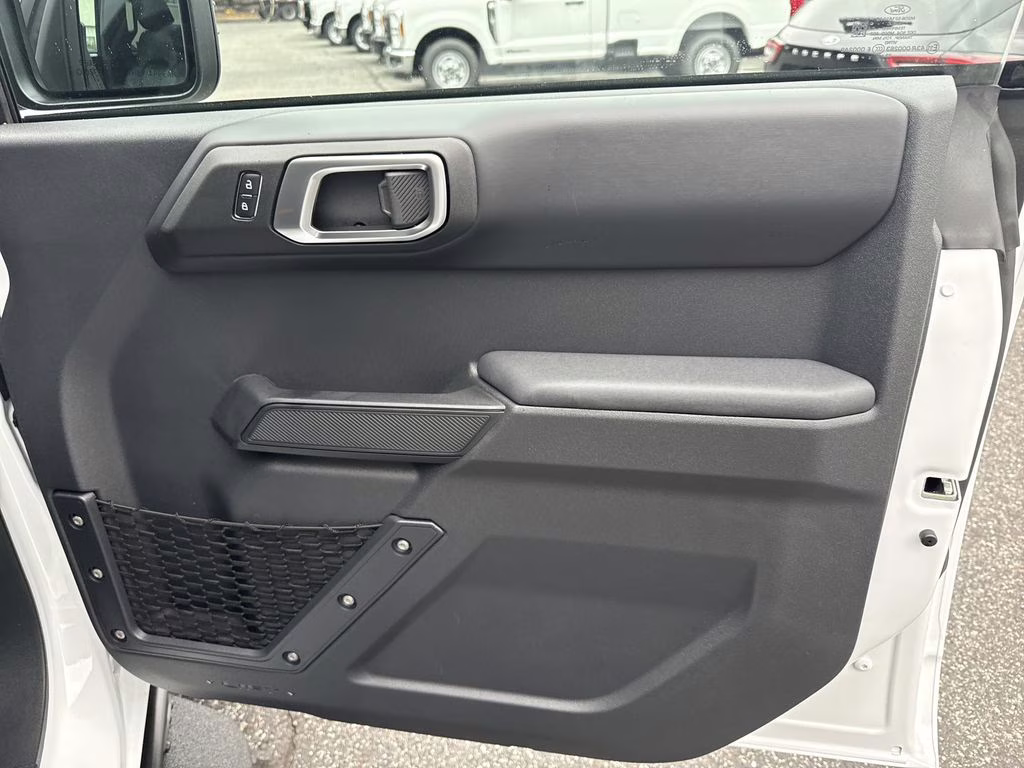 2025 Oxford White Ford Bronco Badlands 4X4 SUV