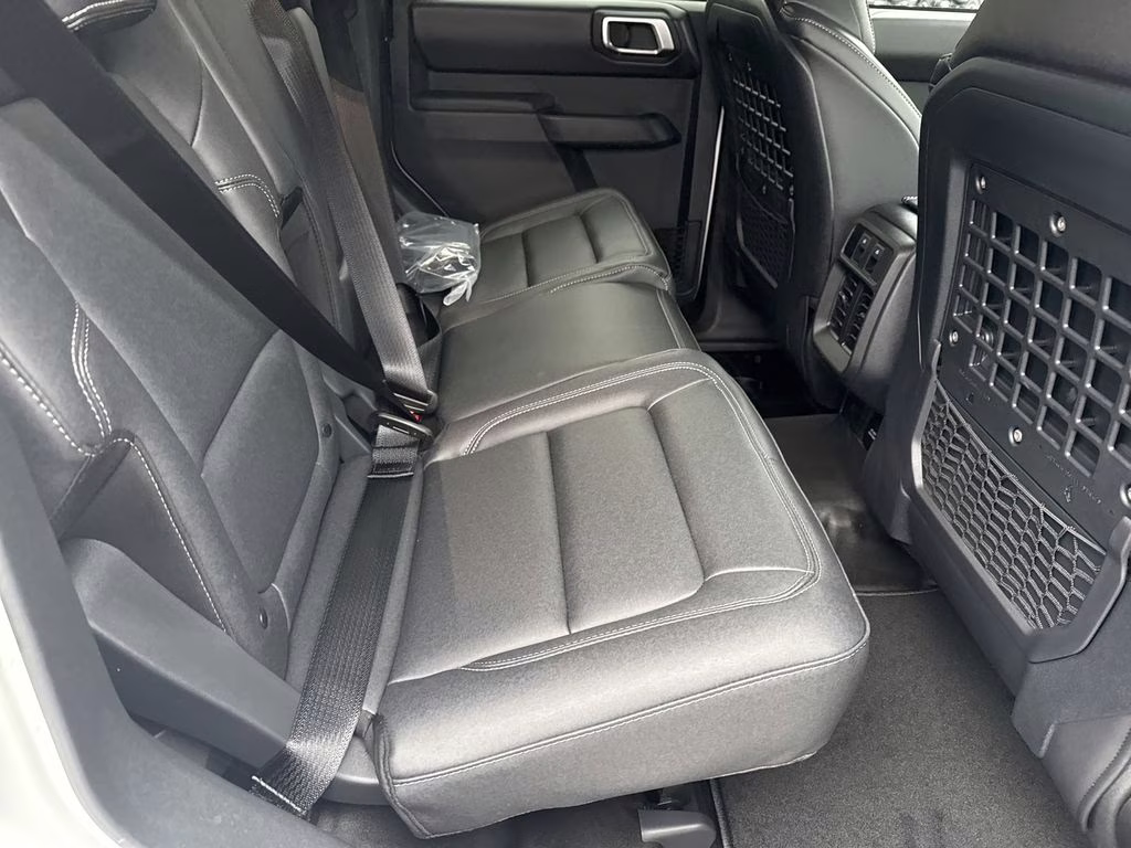 2025 Oxford White Ford Bronco Badlands 4X4 SUV