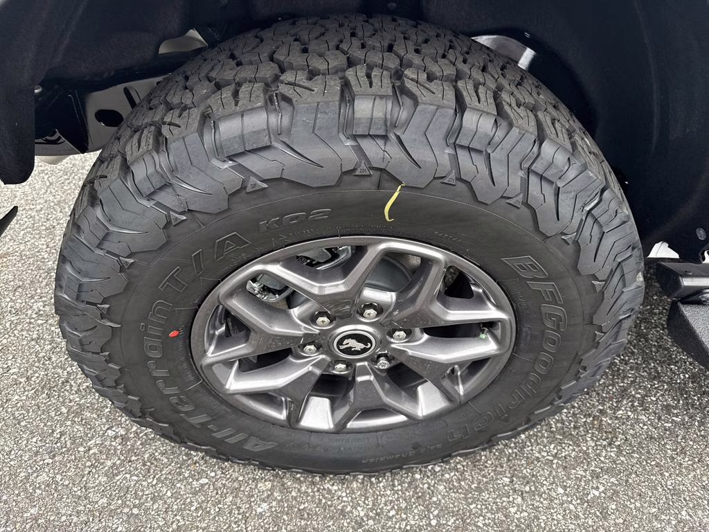 2025 Oxford White Ford Bronco Badlands 4X4 SUV