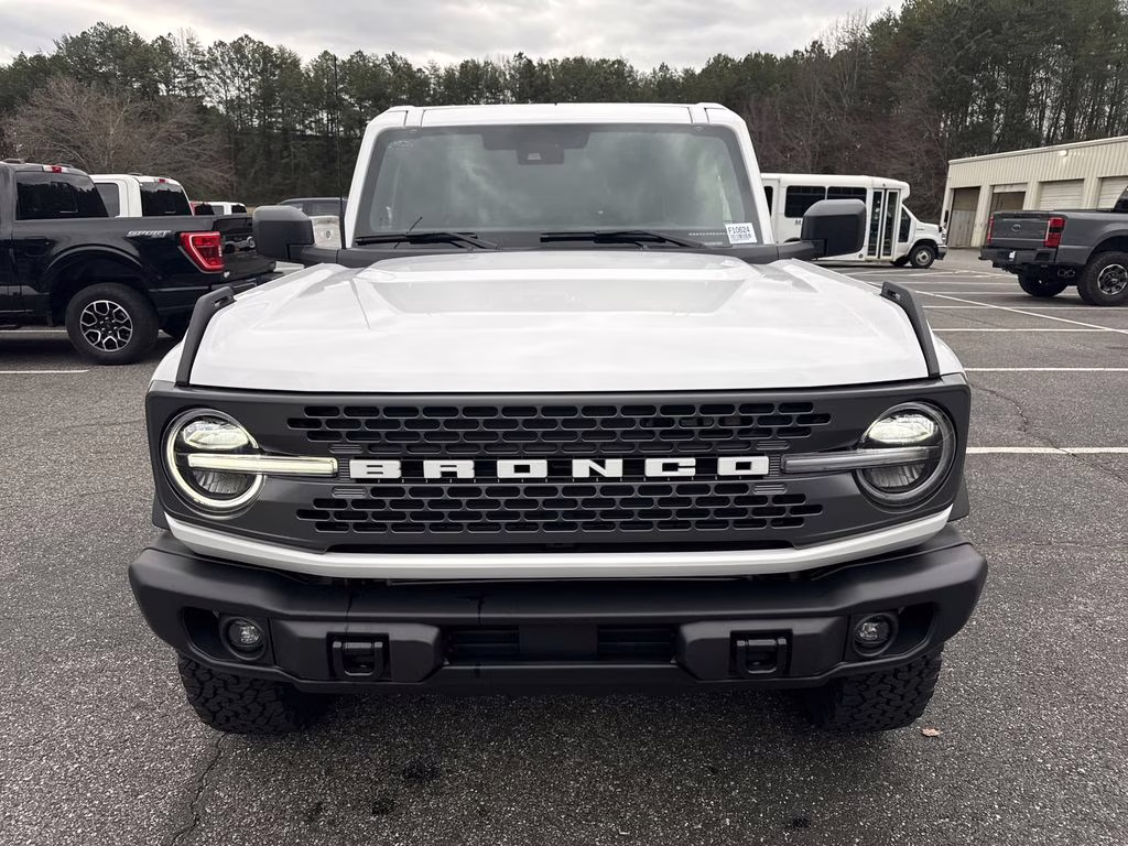 2025 Oxford White Ford Bronco Badlands 4X4 SUV