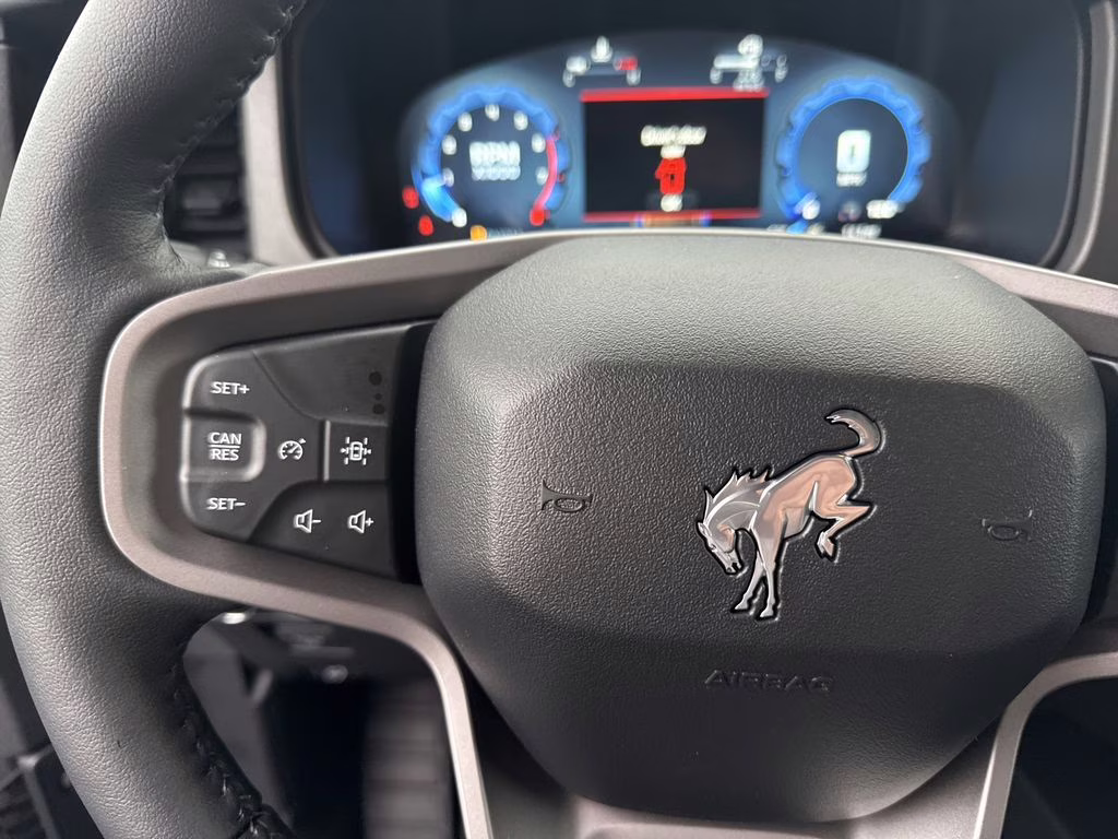 2025 Oxford White Ford Bronco Badlands 4X4 SUV