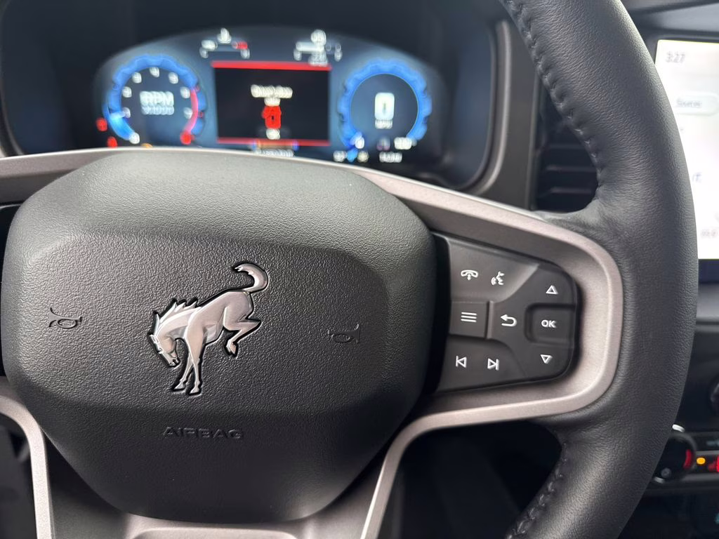 2025 Oxford White Ford Bronco Badlands 4X4 SUV