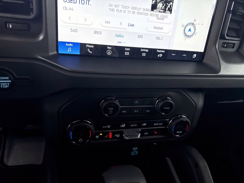 2025 Oxford White Ford Bronco Badlands 4X4 SUV