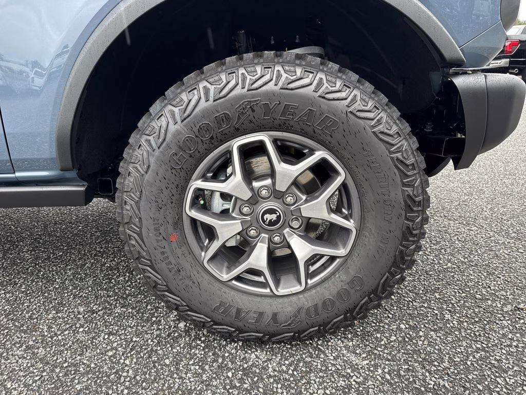 2025 Azure Gray Metallic Tri-Coat Ford Bronco Badlands 4X4 SUV