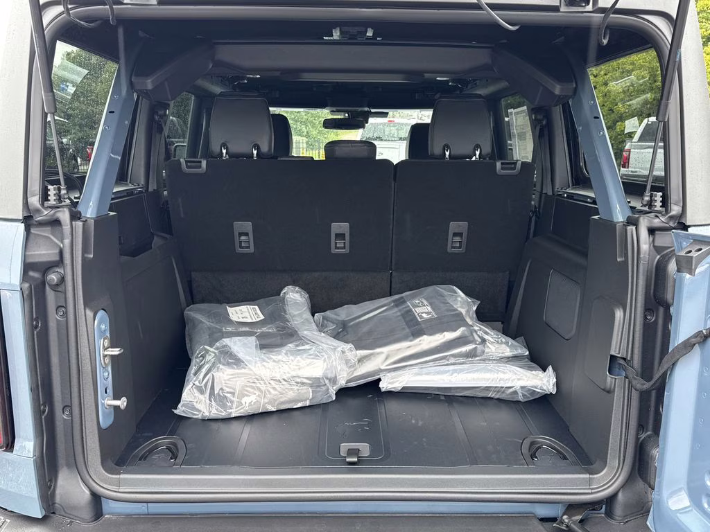 2025 Azure Gray Metallic Tri-Coat Ford Bronco Badlands 4X4 SUV