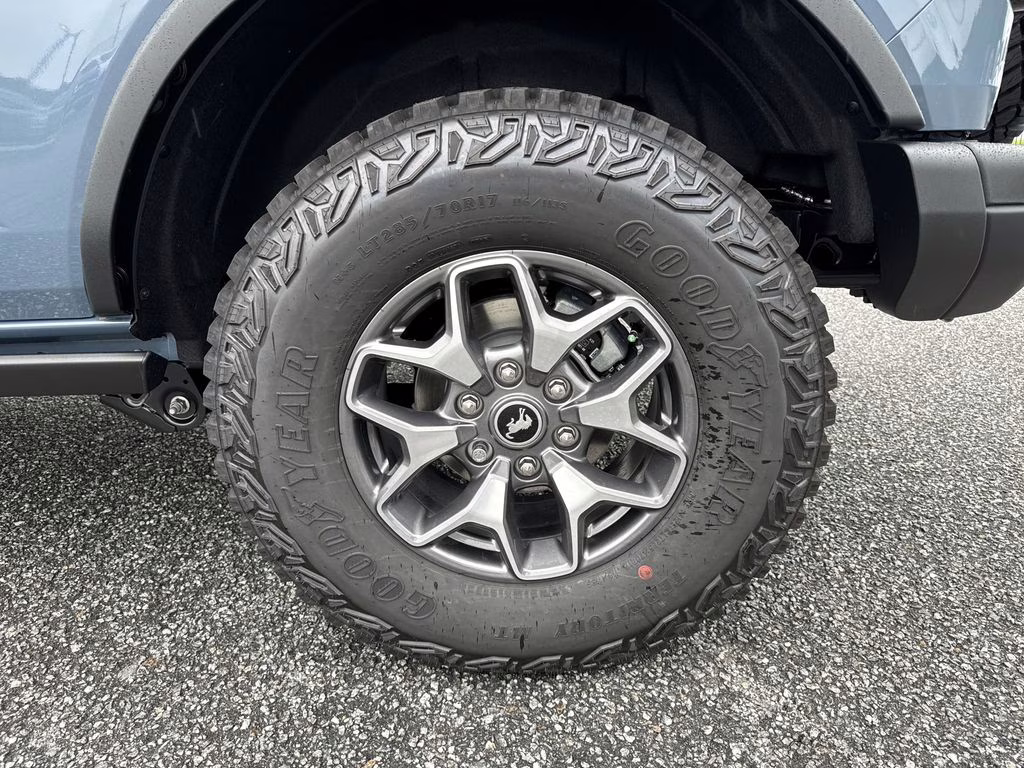 2025 Azure Gray Metallic Tri-Coat Ford Bronco Badlands 4X4 SUV