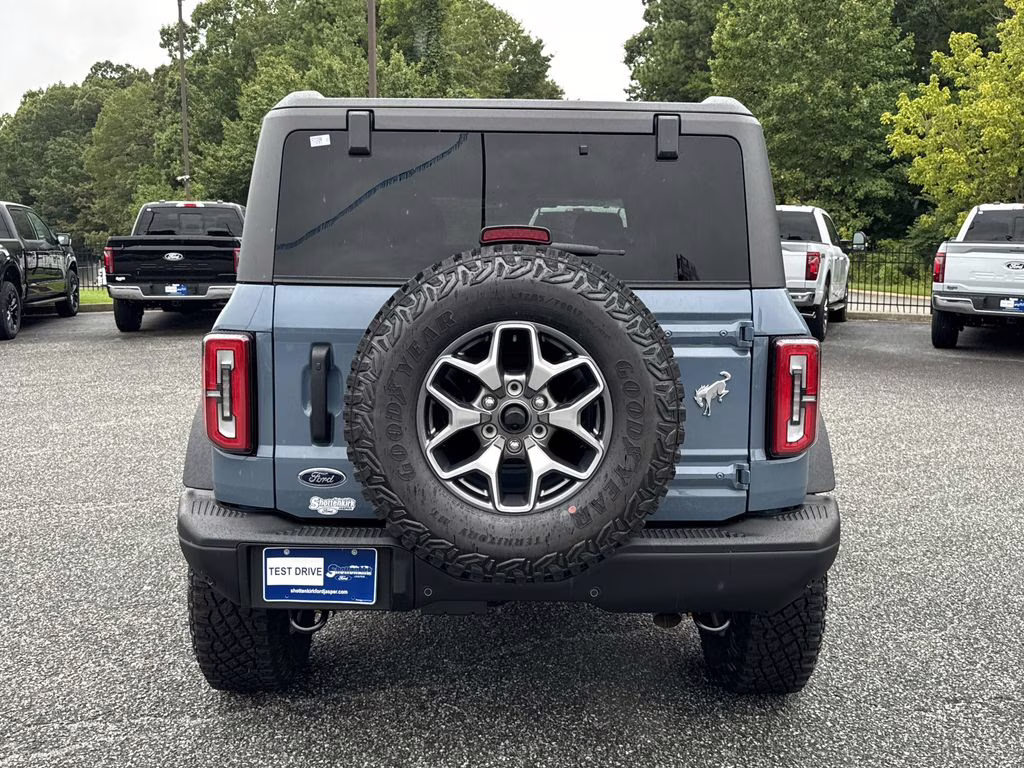 2025 Azure Gray Metallic Tri-Coat Ford Bronco Badlands 4X4 SUV