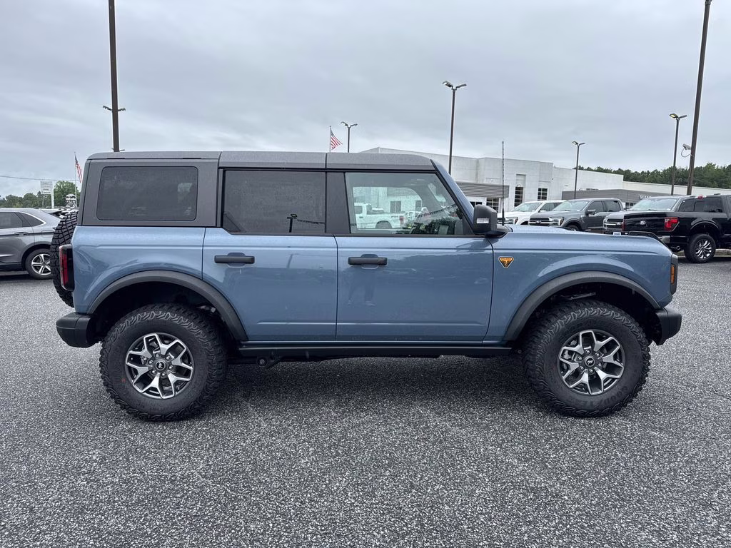 2025 Azure Gray Metallic Tri-Coat Ford Bronco Badlands 4X4 SUV