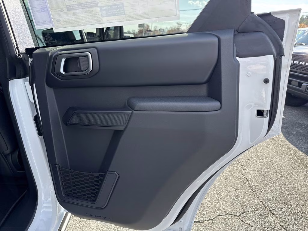 2025 Oxford White Ford Bronco Badlands 4X4 SUV