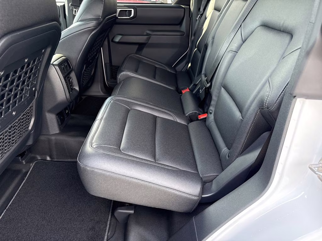 2025 Oxford White Ford Bronco Badlands 4X4 SUV