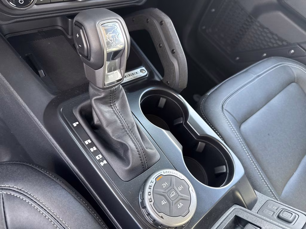 2025 Oxford White Ford Bronco Badlands 4X4 SUV