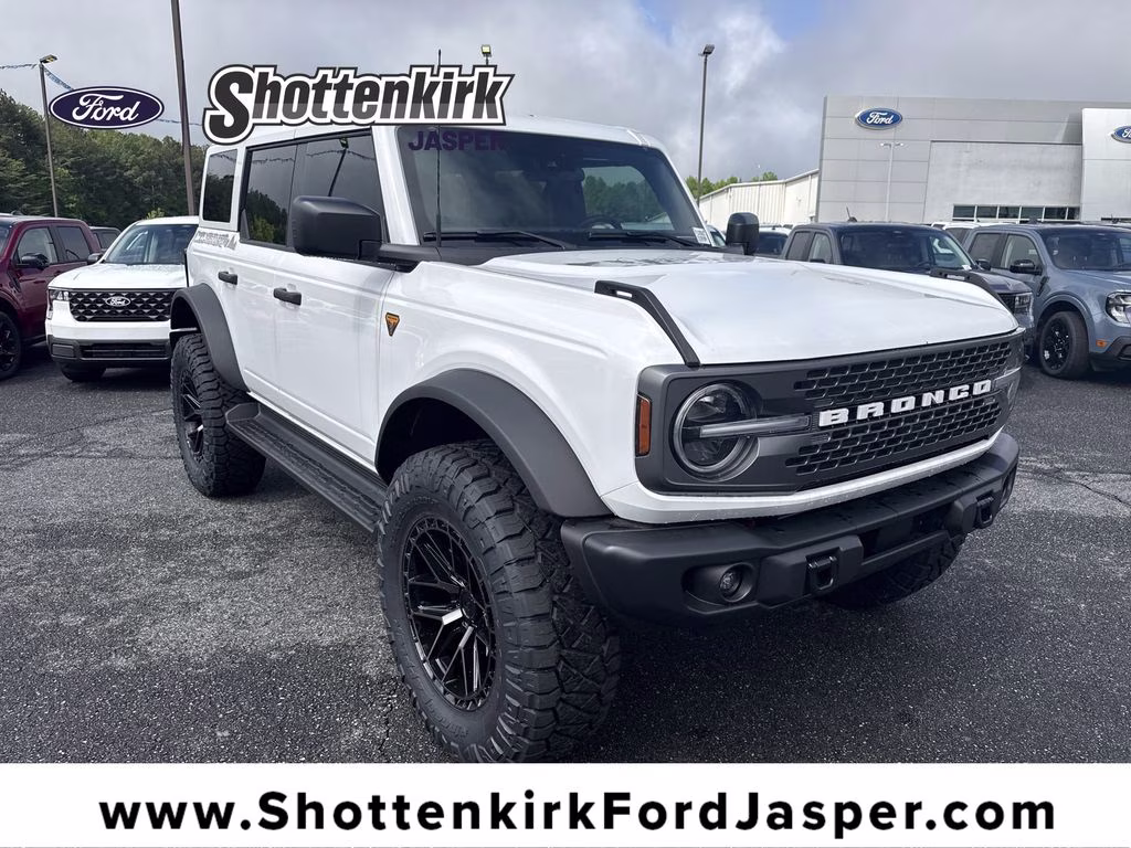 2025 Oxford White Ford Bronco Badlands 4X4 SUV