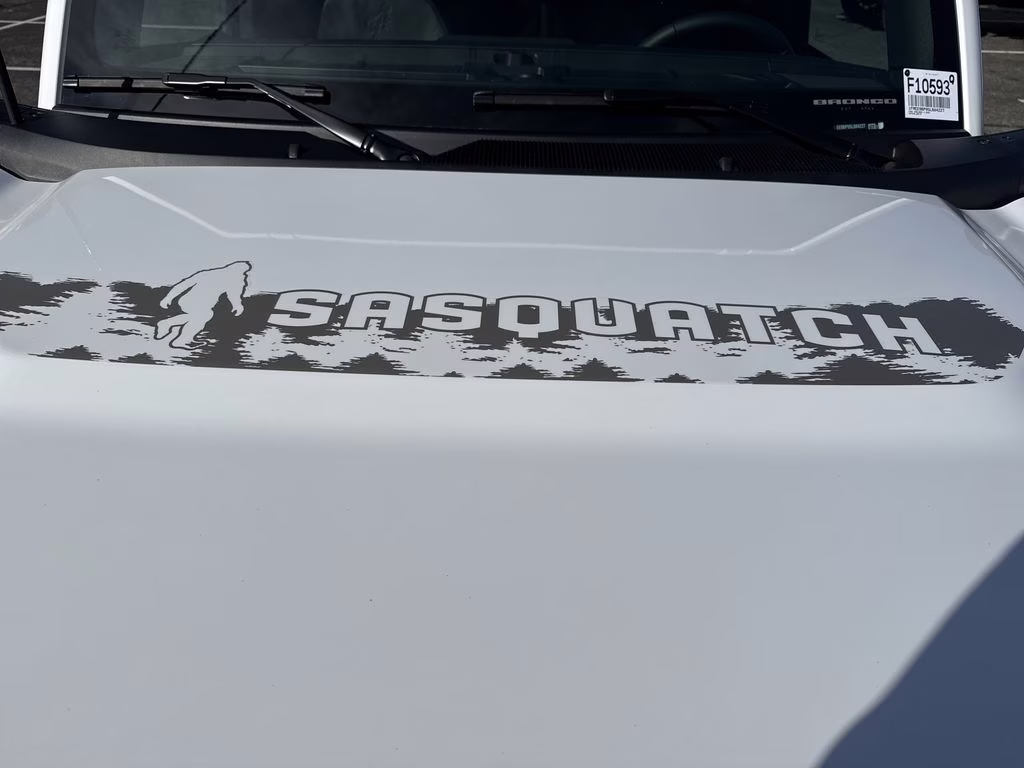 2025 Oxford White Ford Bronco Badlands 4X4 SUV