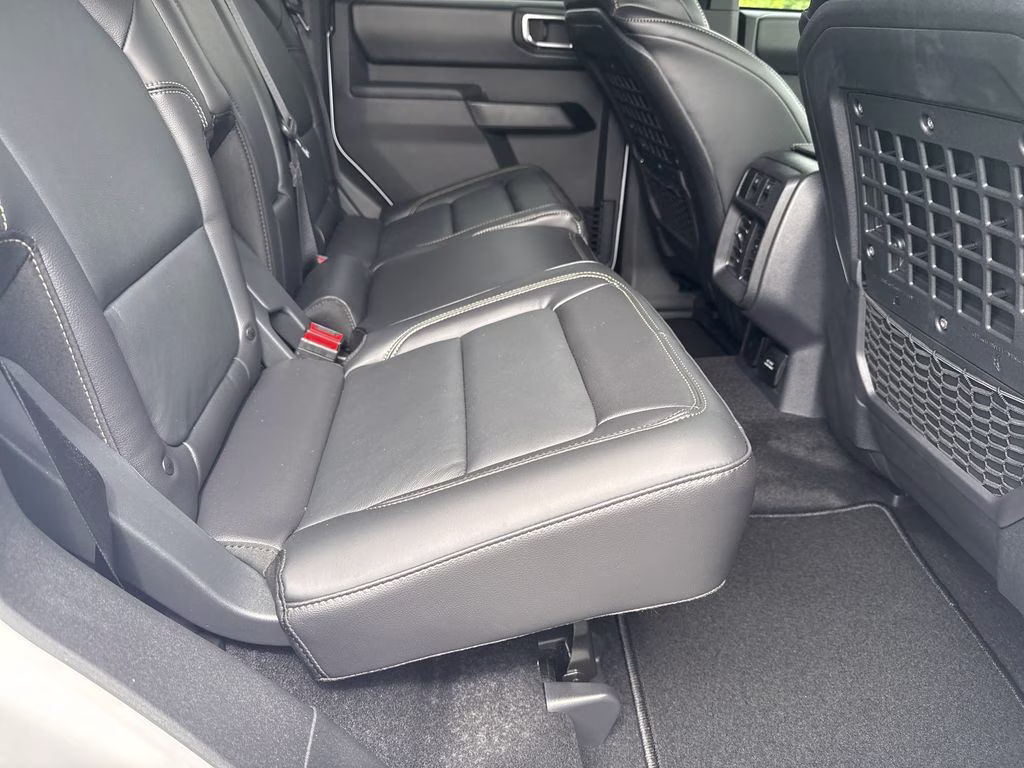 2025 Oxford White Ford Bronco Badlands 4X4 SUV