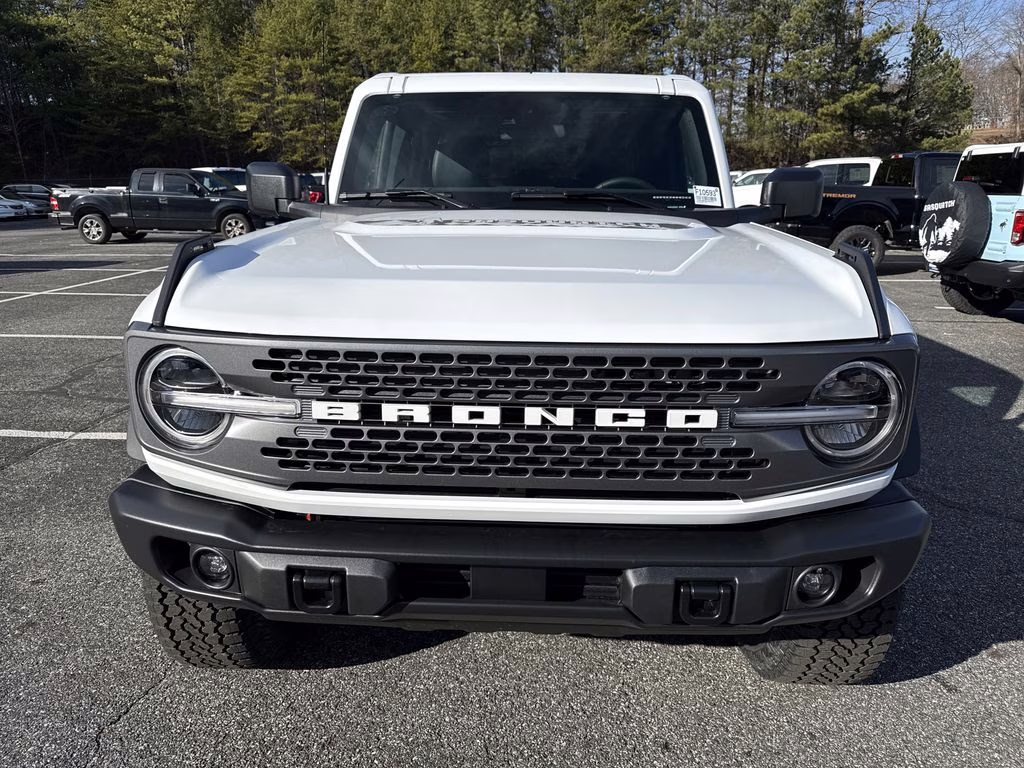 2025 Oxford White Ford Bronco Badlands 4X4 SUV