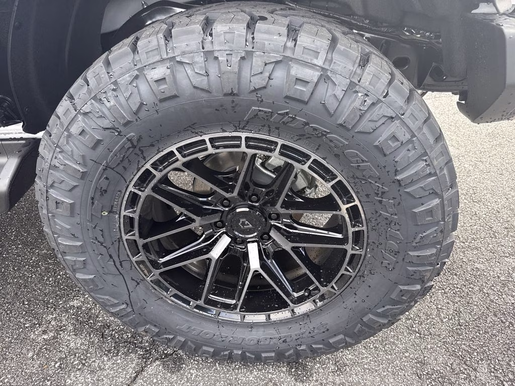 2025 Oxford White Ford Bronco Badlands 4X4 SUV