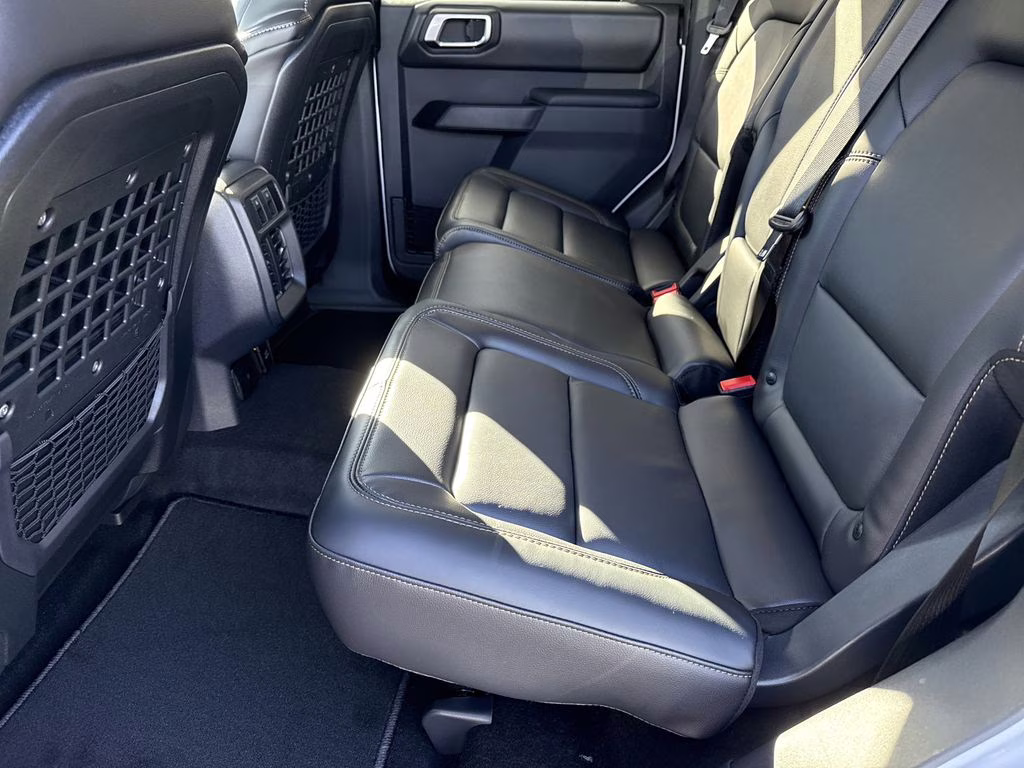 2025 Oxford White Ford Bronco Badlands 4X4 SUV