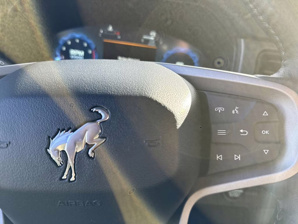 2025 Oxford White Ford Bronco Badlands 4X4 SUV