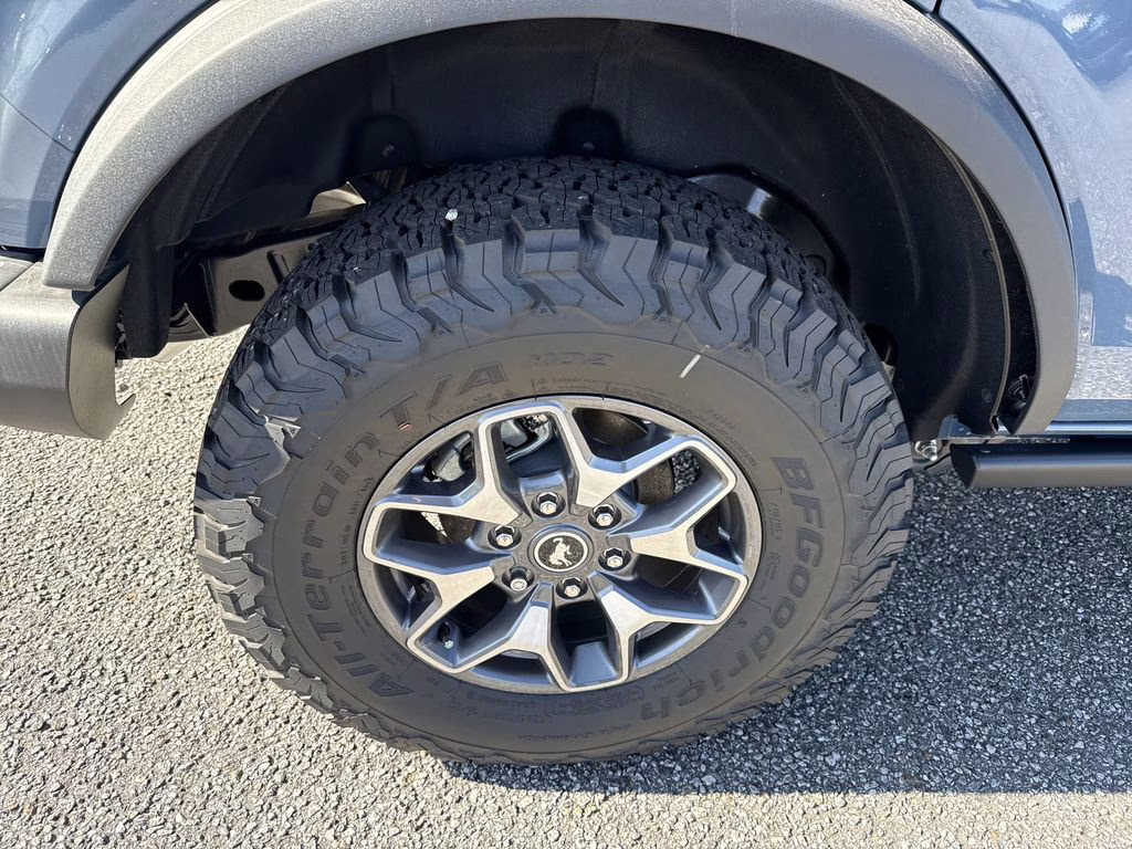 2025 Azure Gray Metallic Tri-Coat Ford Bronco Badlands 4X4 SUV