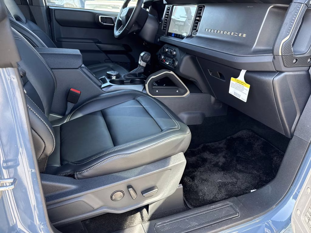 2025 Azure Gray Metallic Tri-Coat Ford Bronco Badlands 4X4 SUV