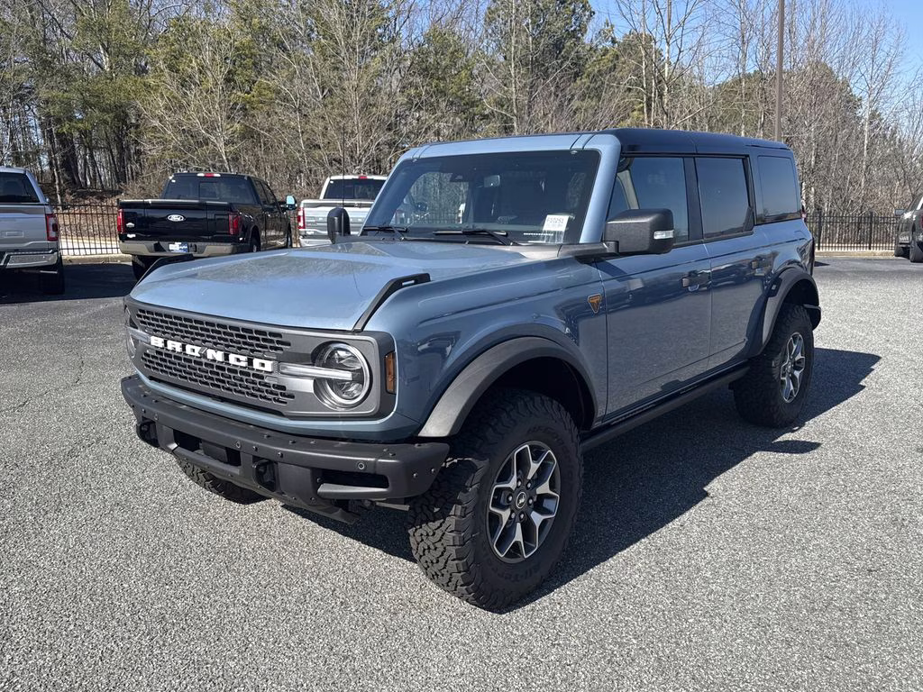2025 Azure Gray Metallic Tri-Coat Ford Bronco Badlands 4X4 SUV
