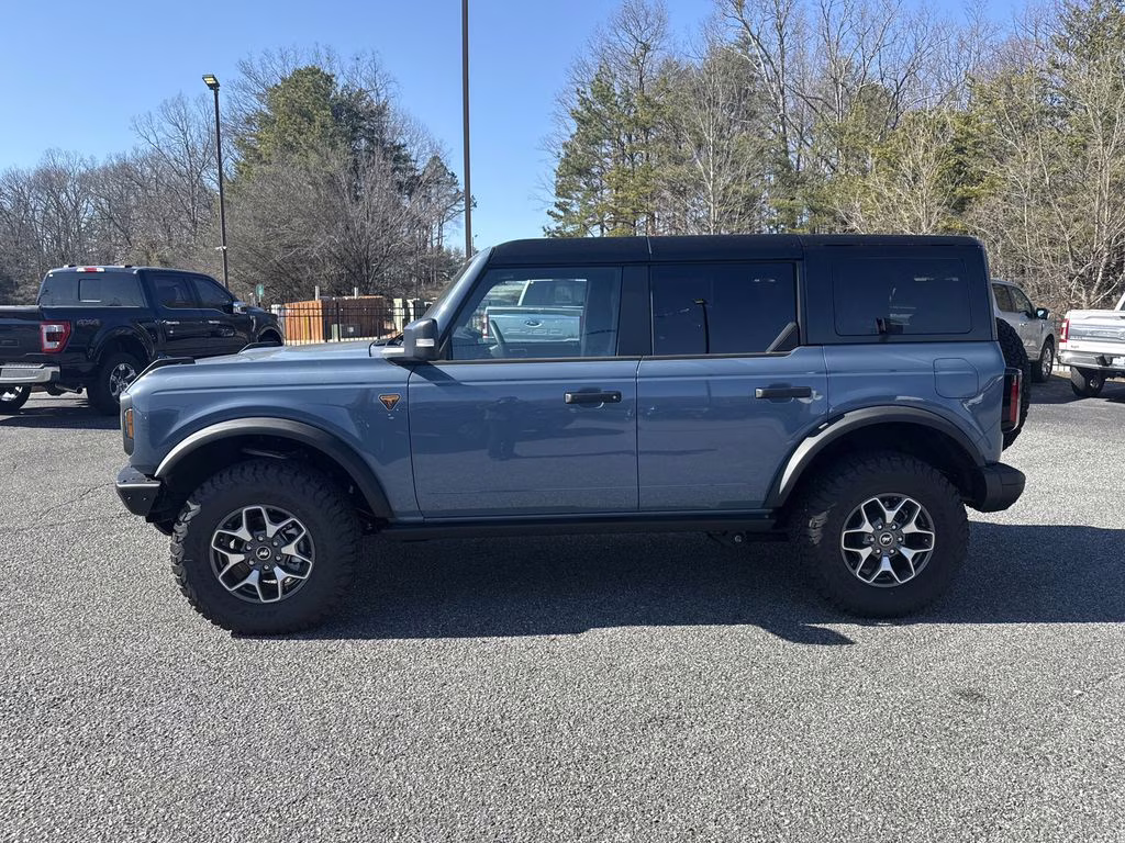 2025 Azure Gray Metallic Tri-Coat Ford Bronco Badlands 4X4 SUV
