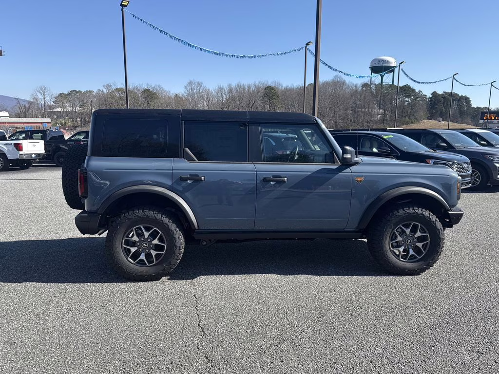 2025 Azure Gray Metallic Tri-Coat Ford Bronco Badlands 4X4 SUV