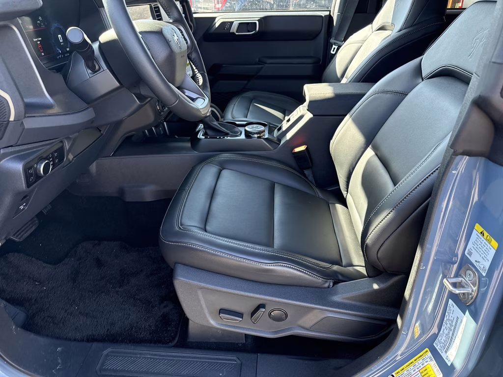 2025 Azure Gray Metallic Tri-Coat Ford Bronco Badlands 4X4 SUV