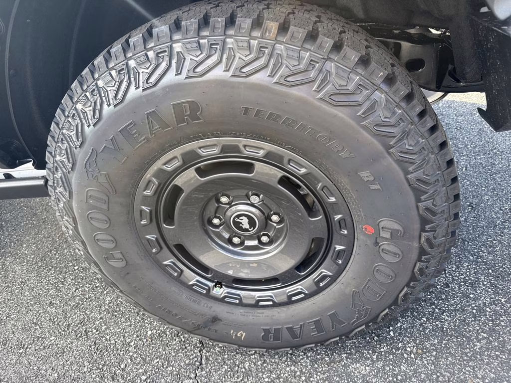 2025 Oxford White Ford Bronco Badlands 4X4 SUV