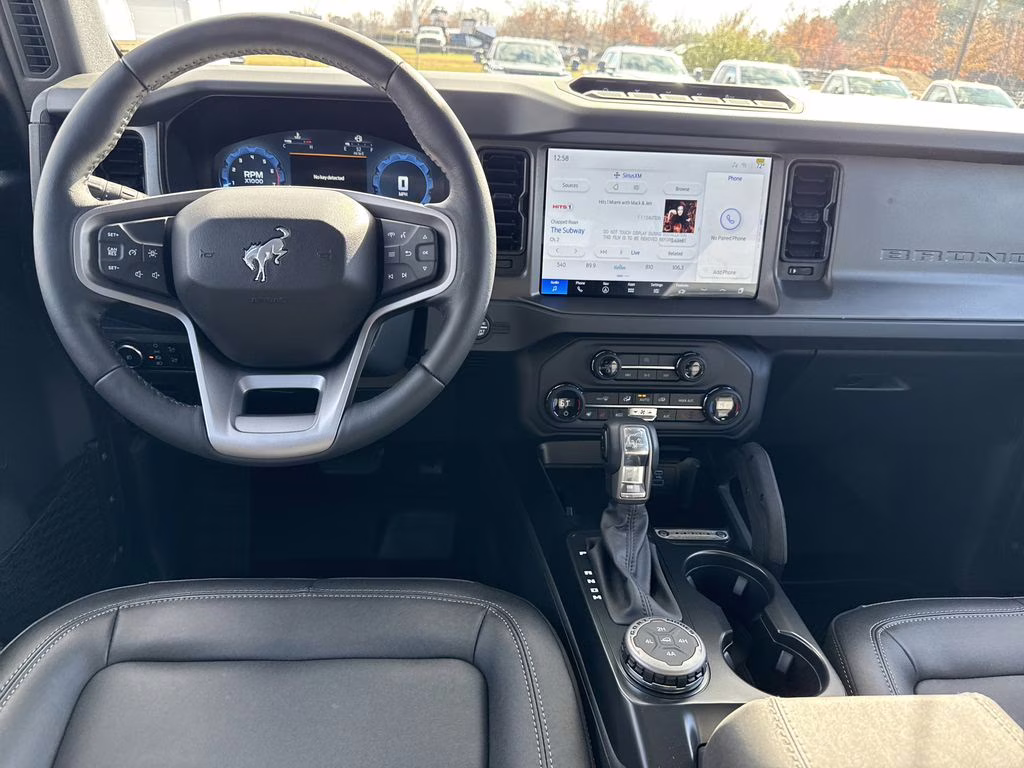 2025 Oxford White Ford Bronco Badlands 4X4 SUV