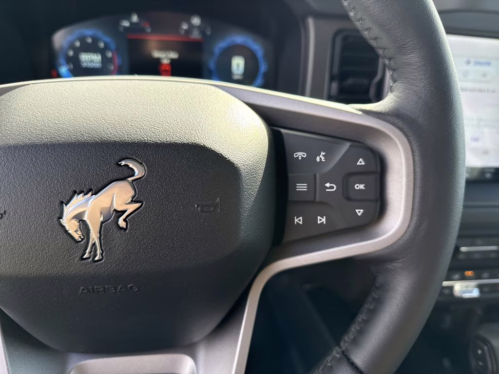 2025 Oxford White Ford Bronco Badlands 4X4 SUV