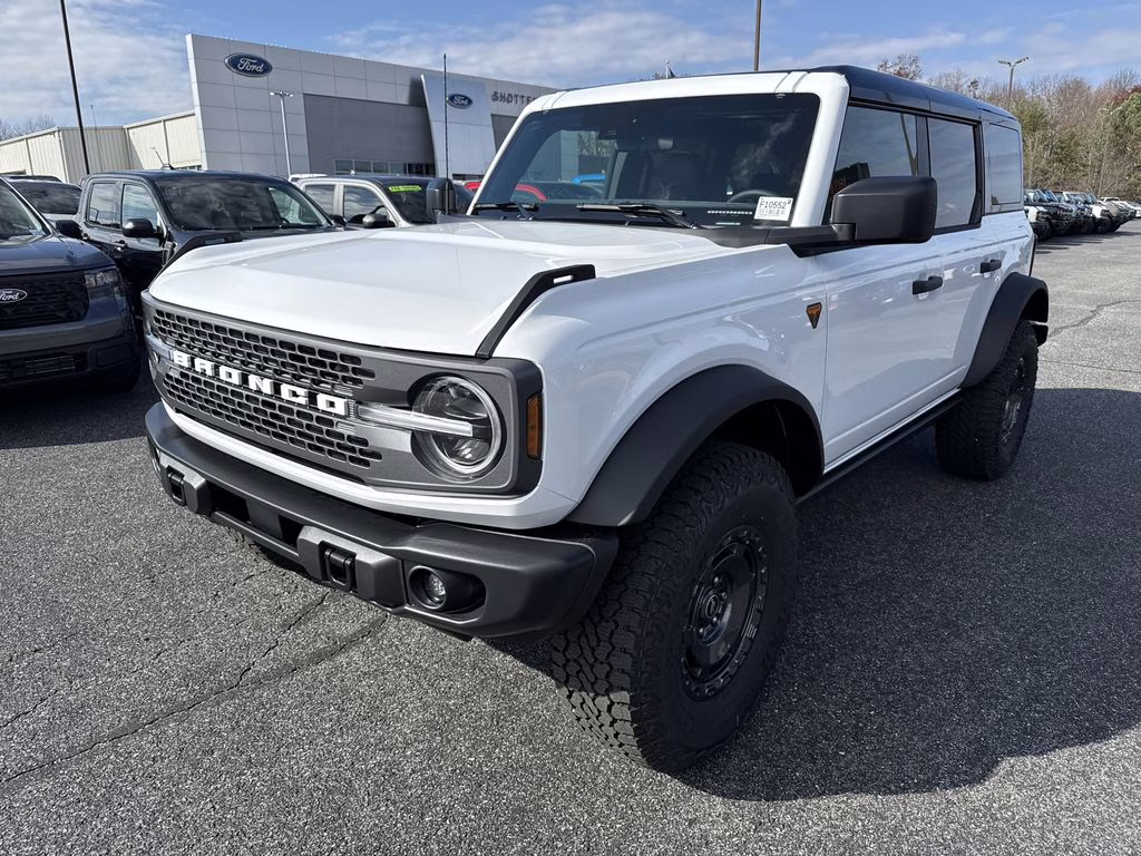 2025 Oxford White Ford Bronco Badlands 4X4 SUV