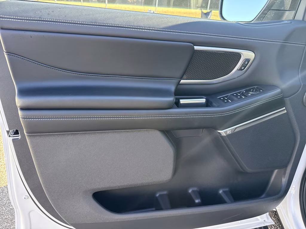 2025 Oxford White Ford Expedition Max Platinum 4X4 SUV