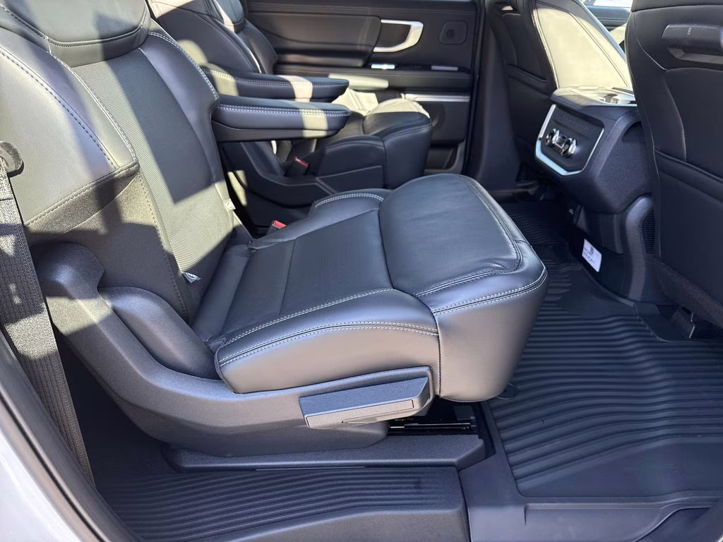 2025 Oxford White Ford Expedition Max Platinum 4X4 SUV