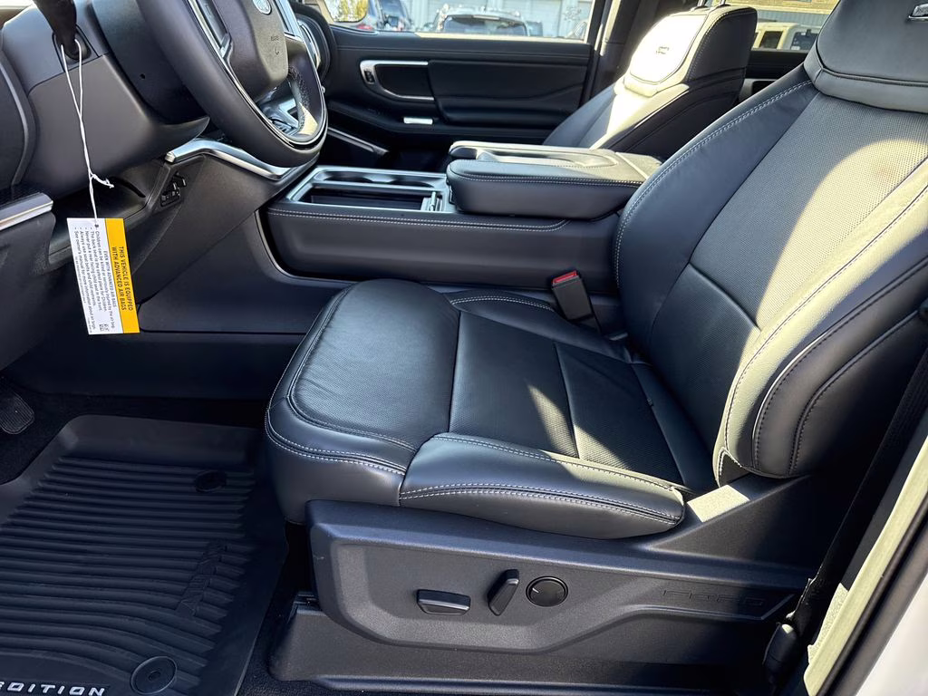 2025 Oxford White Ford Expedition Max Platinum 4X4 SUV