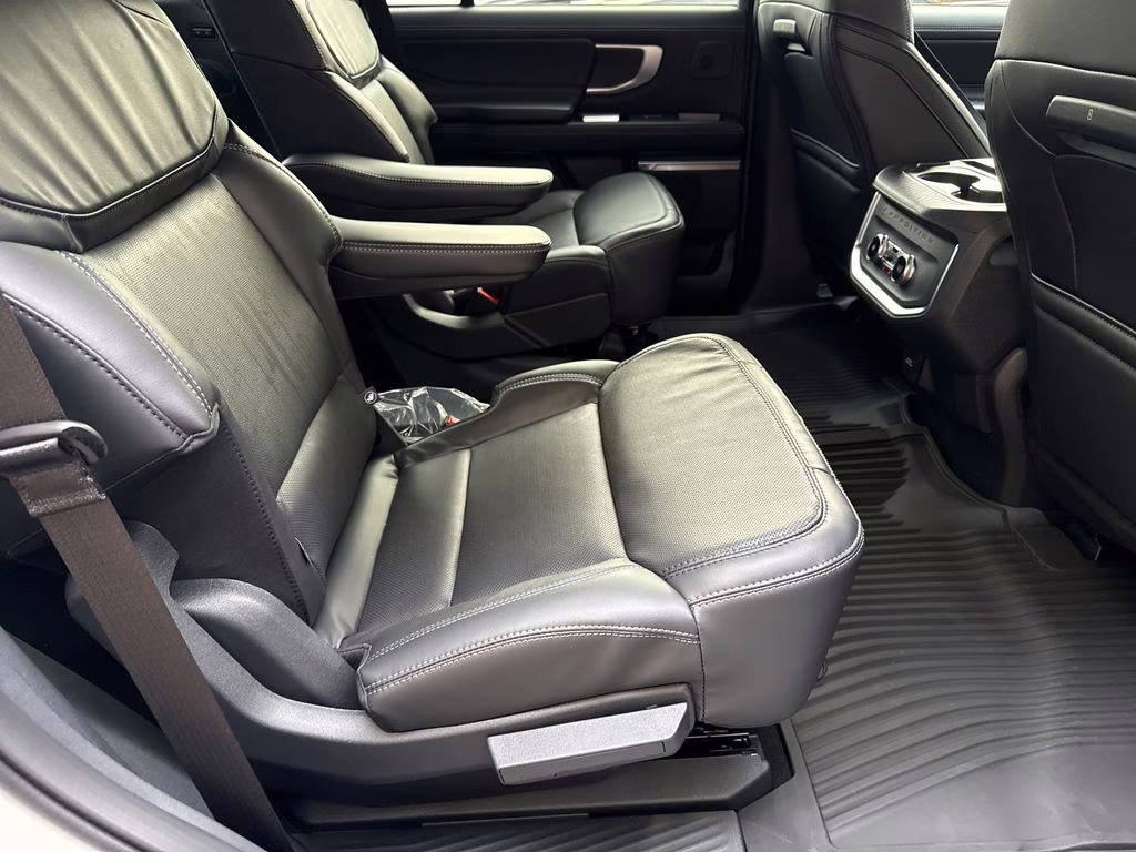 2025 Oxford White Ford Expedition Platinum 4X4 SUV