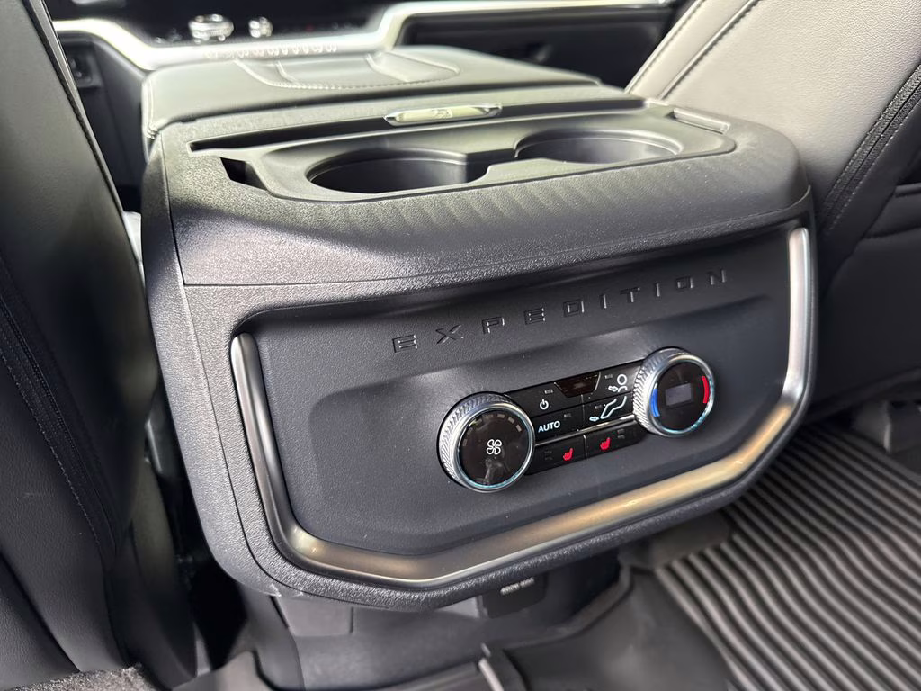 2025 Oxford White Ford Expedition Platinum 4X4 SUV