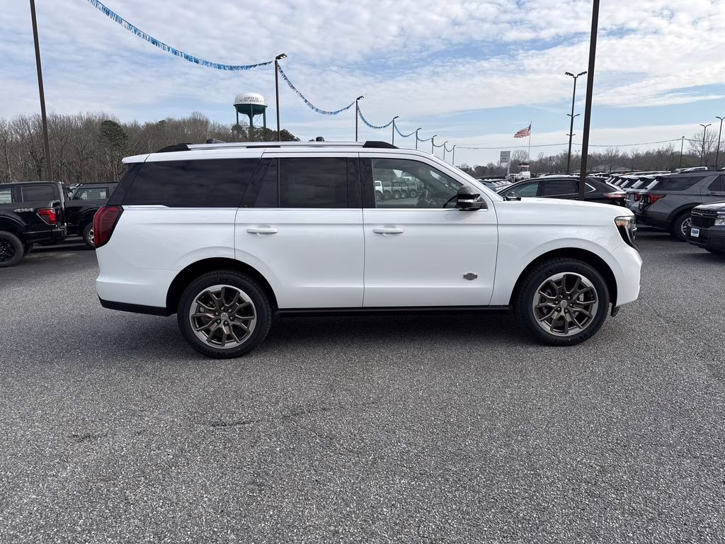 2026 Oxford White Ford Expedition King Ranch 4X4 SUV