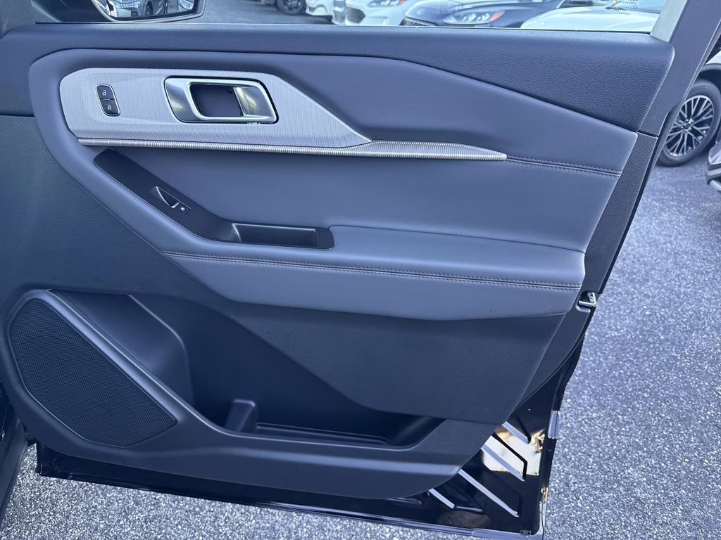 2026 Agate Black Metallic Ford Explorer Active RWD SUV