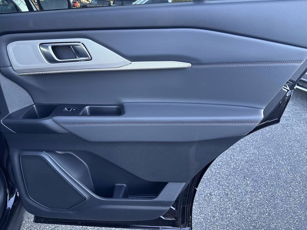 2026 Agate Black Metallic Ford Explorer Active RWD SUV