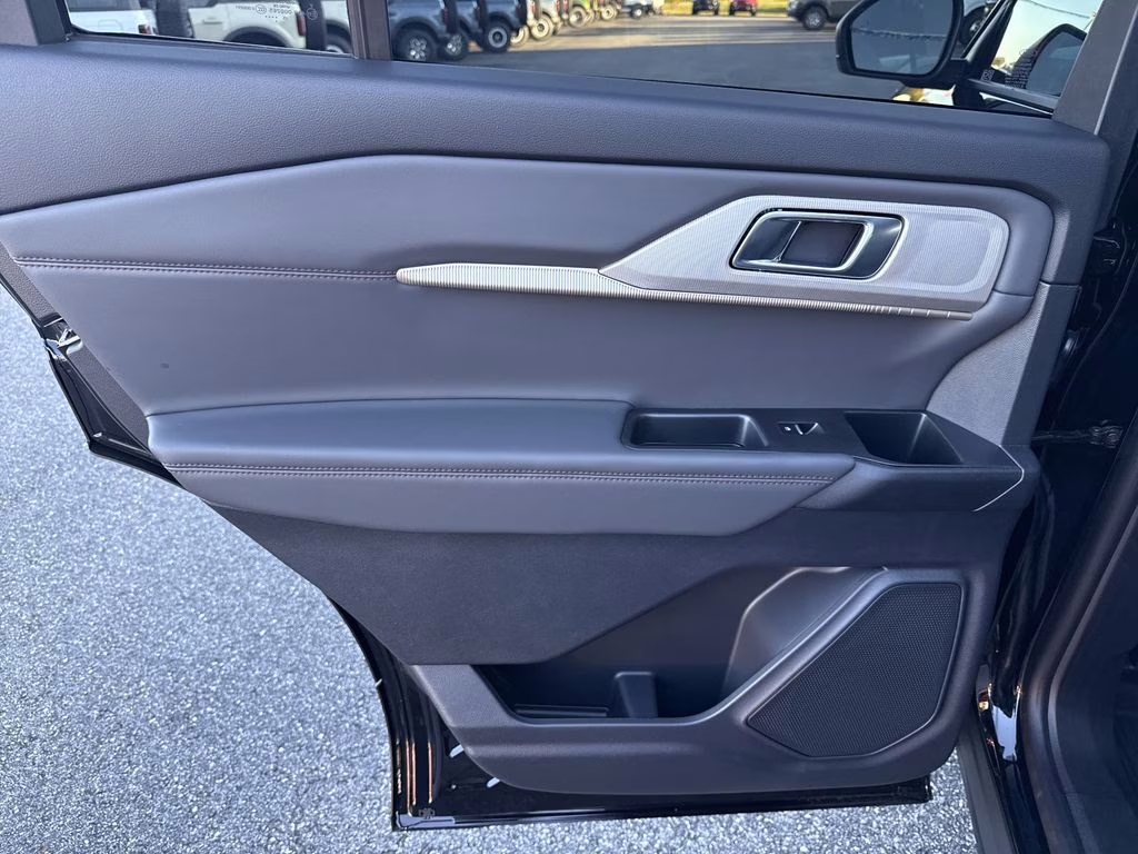 2026 Agate Black Metallic Ford Explorer Active RWD SUV