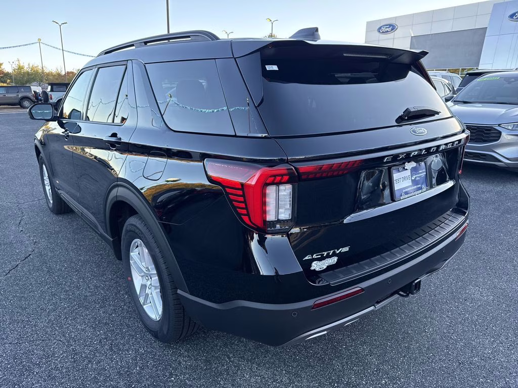 2026 Agate Black Metallic Ford Explorer Active RWD SUV