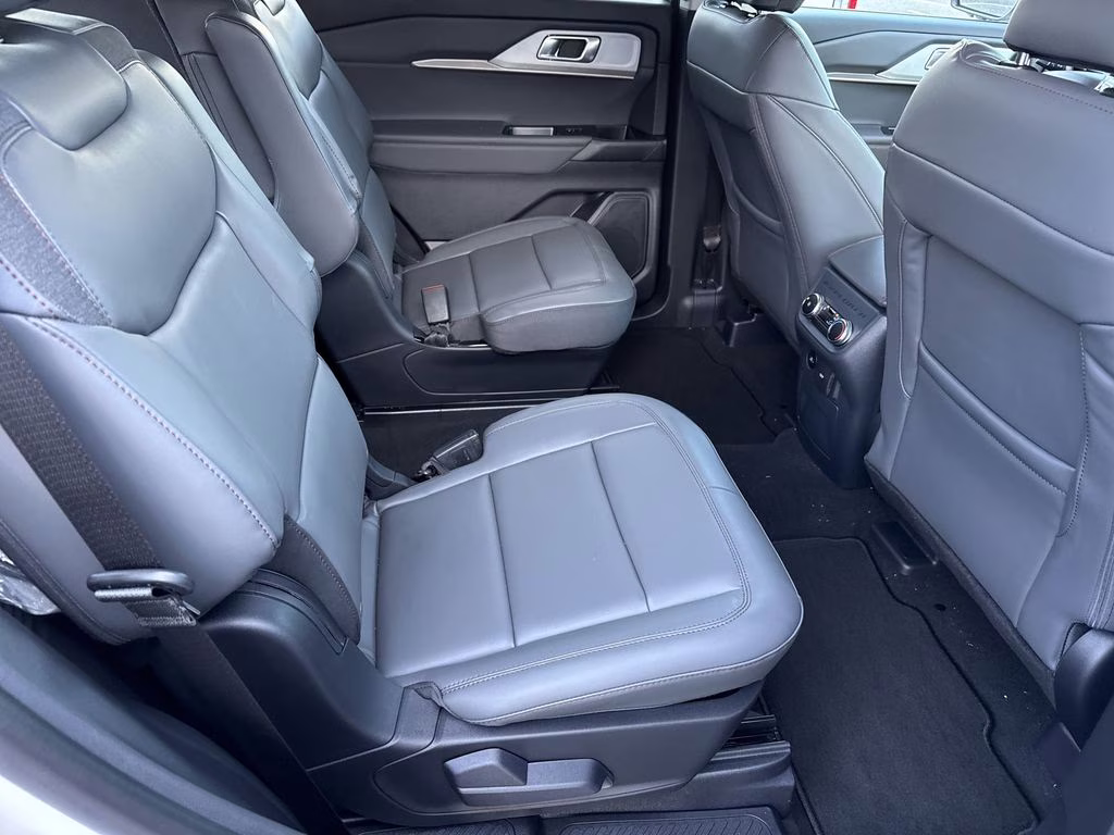 2026 Star White Metallic Tri-Coat Ford Explorer Active RWD SUV