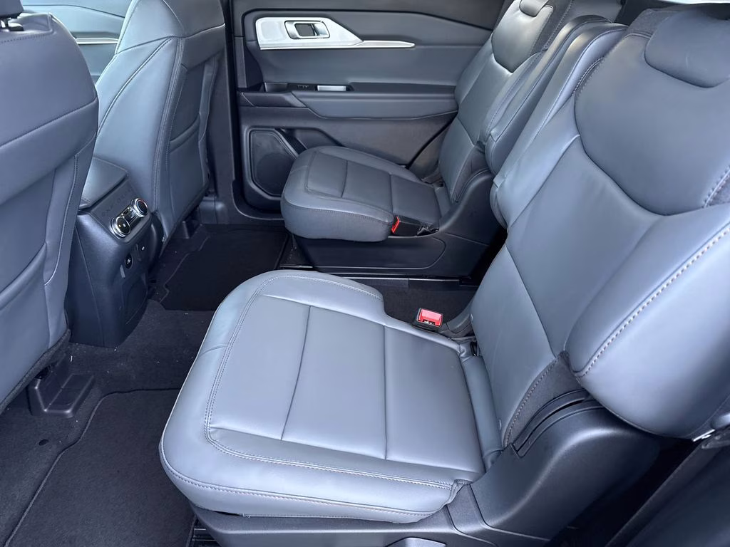 2026 Star White Metallic Tri-Coat Ford Explorer Active RWD SUV