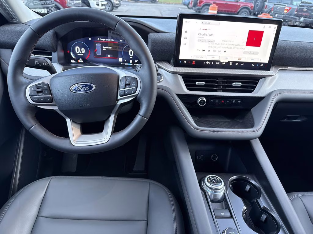 2026 Star White Metallic Tri-Coat Ford Explorer Active RWD SUV