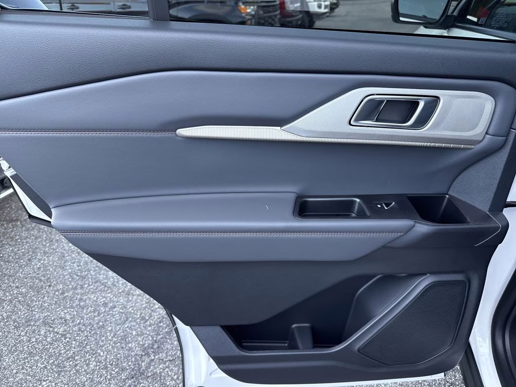 2026 Star White Metallic Tri-Coat Ford Explorer Active RWD SUV