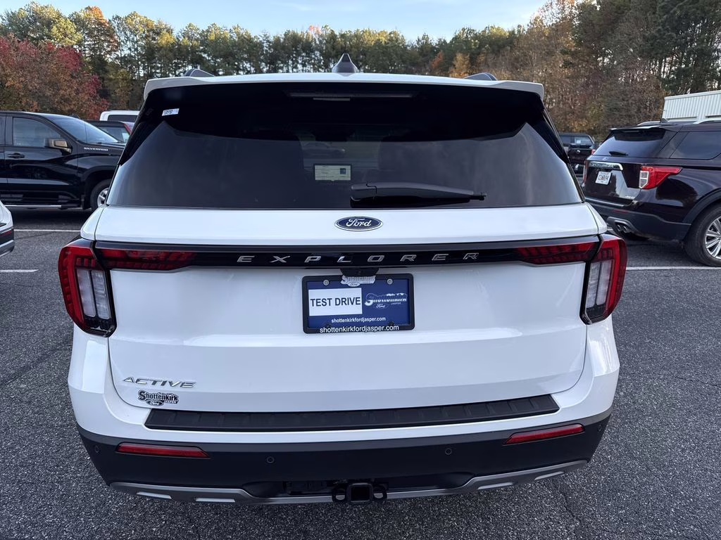 2026 Star White Metallic Tri-Coat Ford Explorer Active RWD SUV