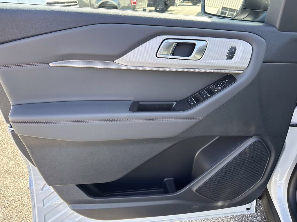 2026 Space White Metallic Ford Explorer Active RWD SUV