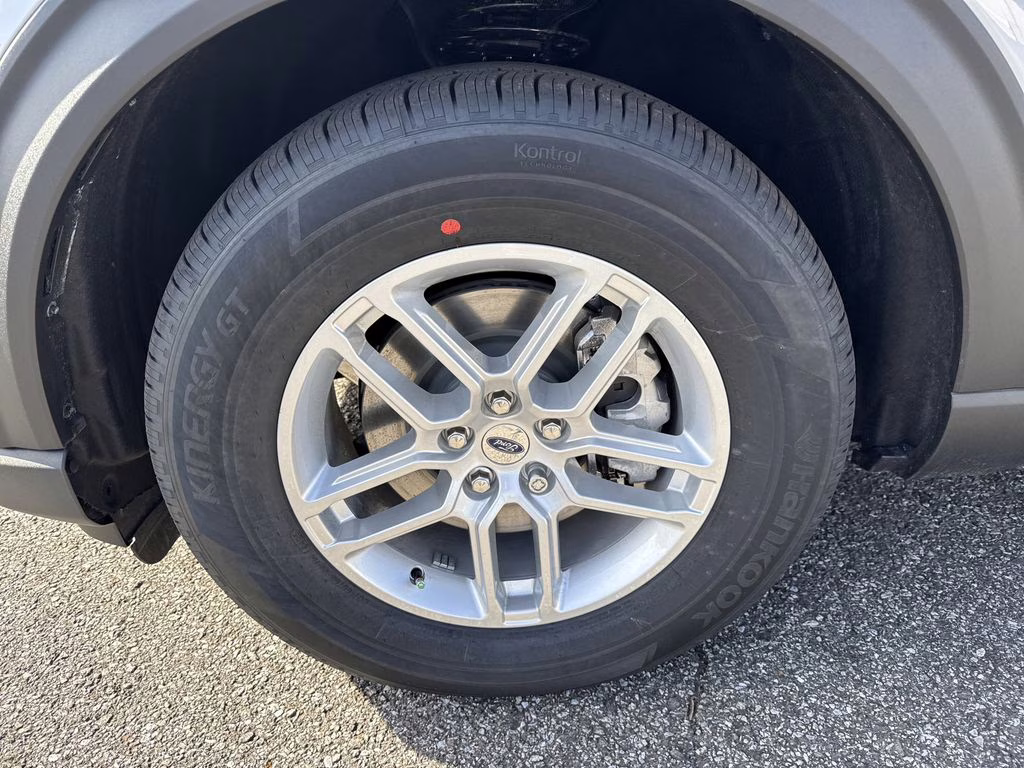 2026 Space White Metallic Ford Explorer Active RWD SUV